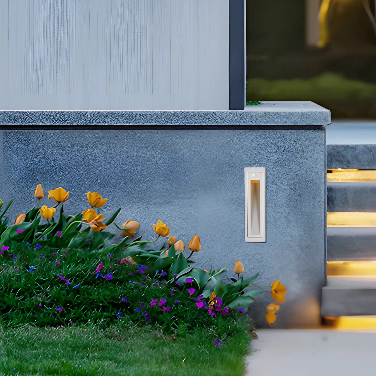 Modern LED Deck Step Light – Black Metal Waterproof Sensor Light for Stairs